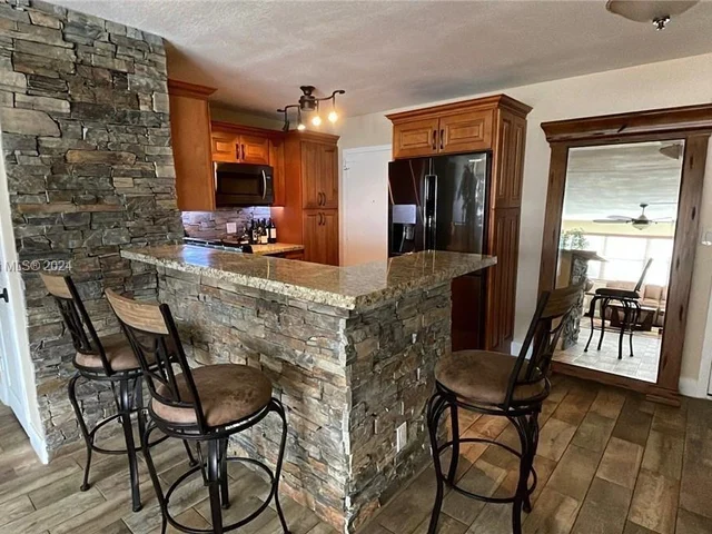 111 Golden Isles Dr # E11, Hallandale Beach FL 33009