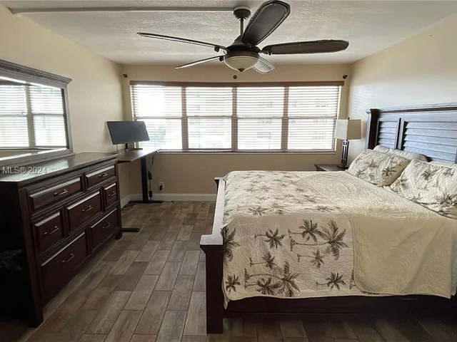 111 Golden Isles Dr # E11, Hallandale Beach FL 33009