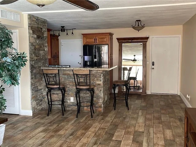 111 Golden Isles Dr # E11, Hallandale Beach FL 33009