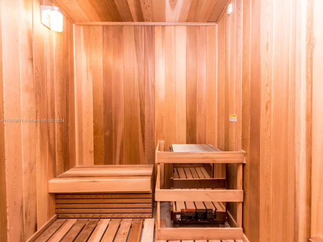 151 SE 1st St # 803, Miami FL 33131