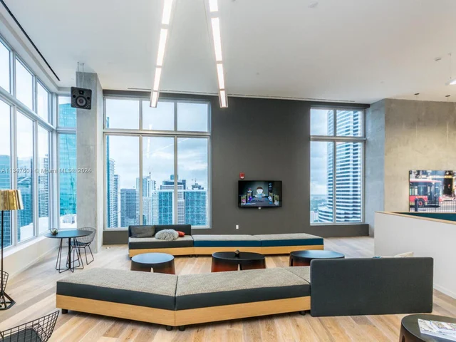 151 SE 1st St # 803, Miami FL 33131