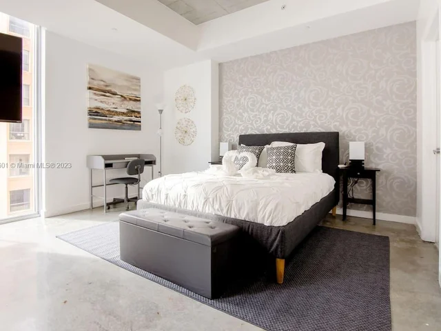 151 SE 1st St # 803, Miami FL 33131