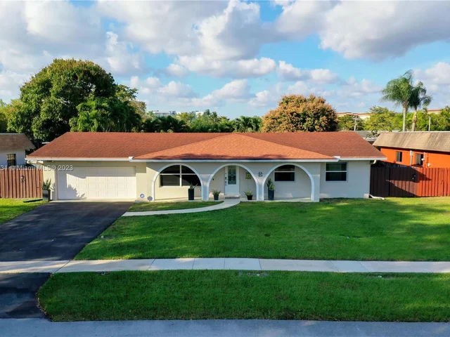 7481 NW 14th St, Plantation FL 33313