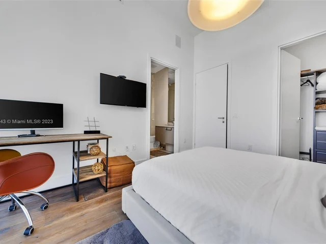 3250 NE 188th St, Aventura FL 33180