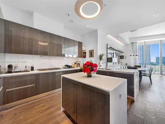 3250 NE 188th St, Aventura FL 33180