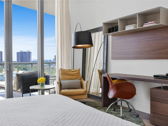 3250 NE 188th St, Aventura FL 33180