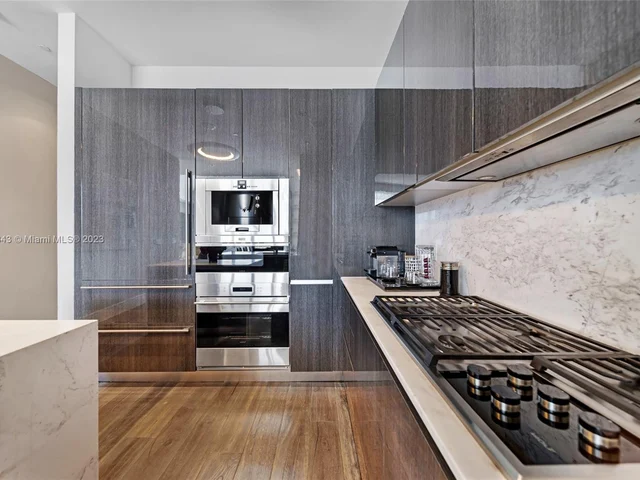 3250 NE 188th St, Aventura FL 33180