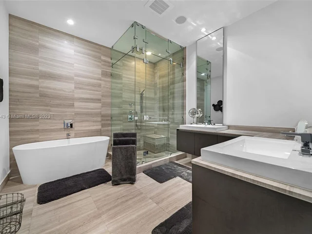 3250 NE 188th St, Aventura FL 33180