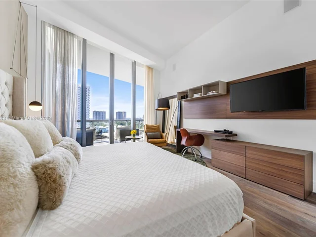 3250 NE 188th St, Aventura FL 33180