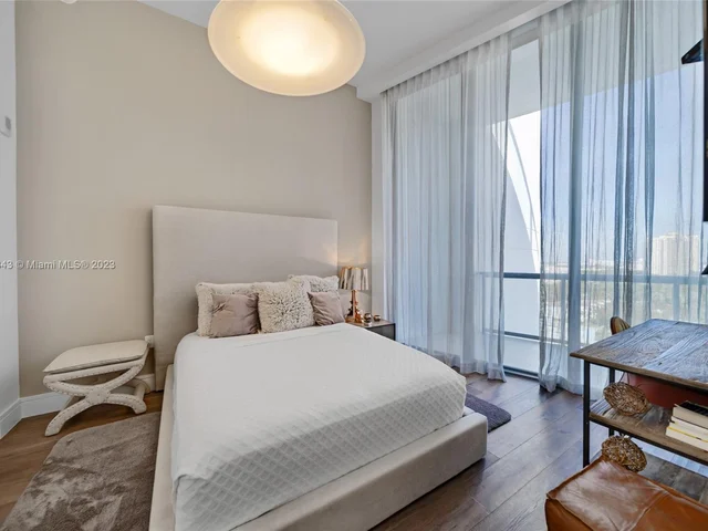 3250 NE 188th St, Aventura FL 33180