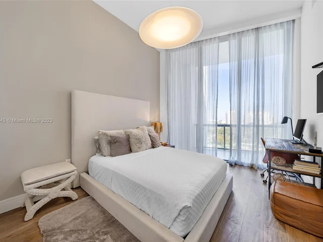 3250 NE 188th St, Aventura FL 33180