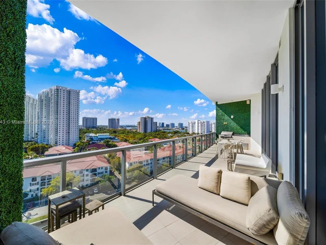 3250 NE 188th St, Aventura FL 33180