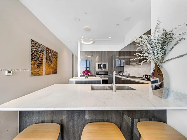 3250 NE 188th St, Aventura FL 33180