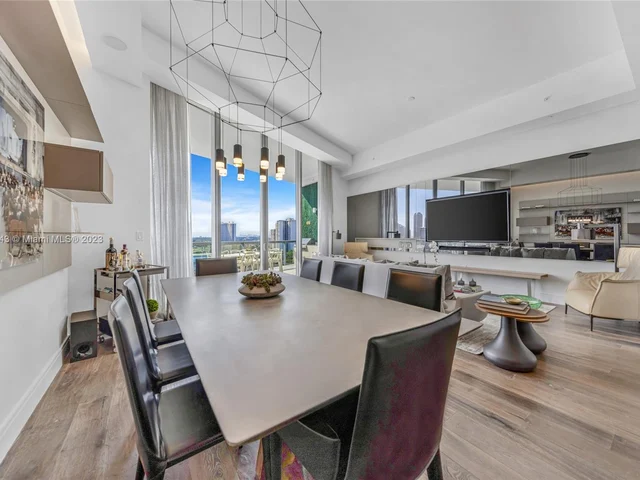 3250 NE 188th St, Aventura FL 33180