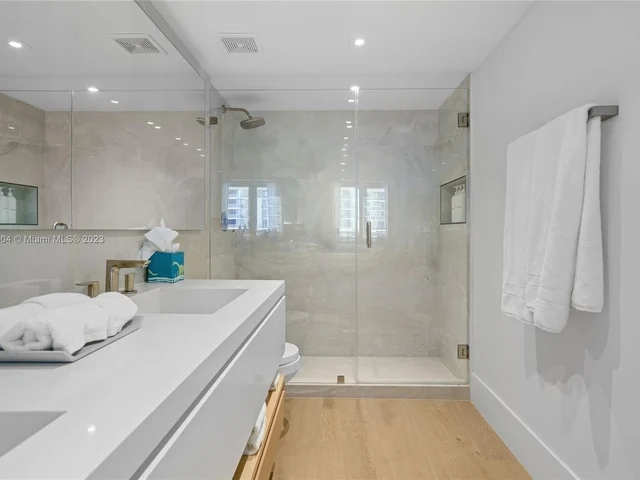 2301 Collins Ave # 407, Miami Beach FL 33139