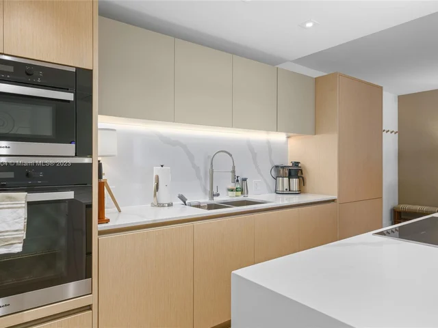 2301 Collins Ave # 407, Miami Beach FL 33139