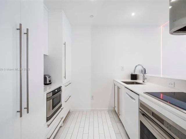 2201 Collins Avenue # 1228, Miami Beach FL 33139