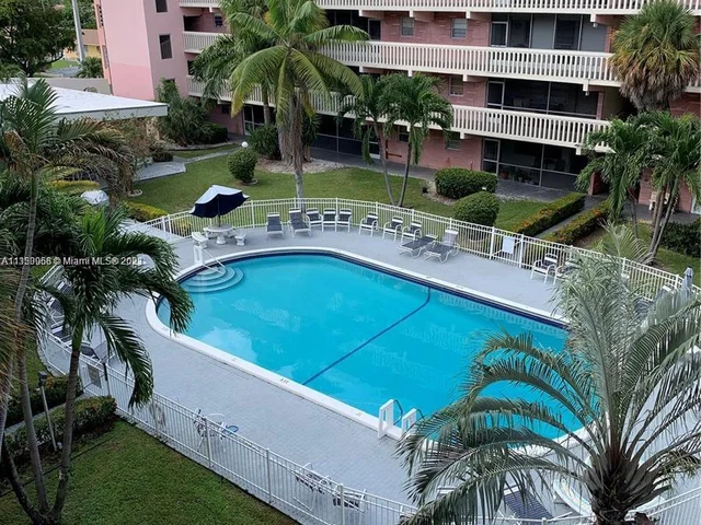 180 NE 12th Ave # 14D, Hallandale Beach FL 33009