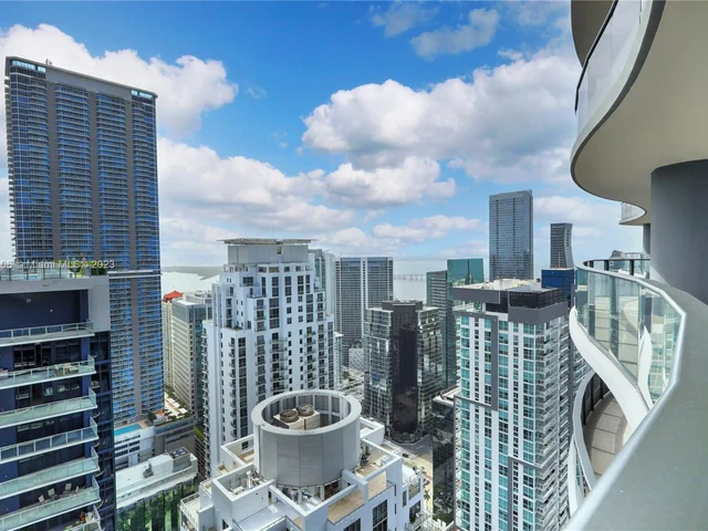 1000 Brickell Plz, Miami FL 33131