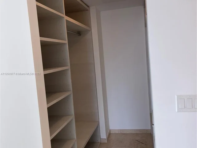 88 SW 7th St # 711, Miami FL 33130