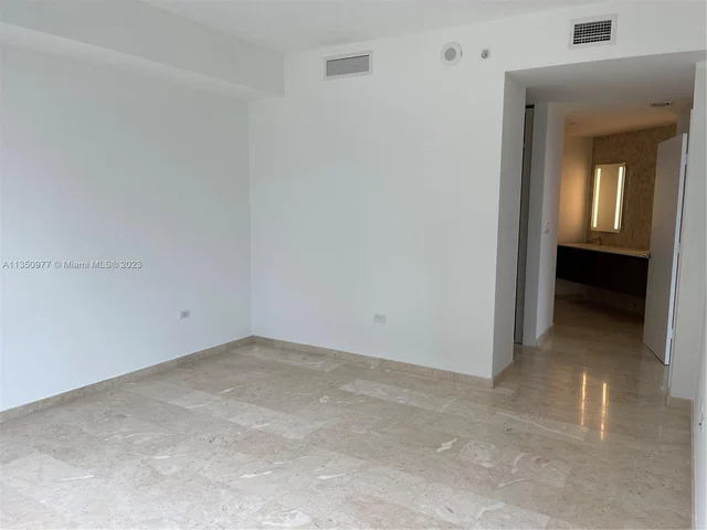 88 SW 7th St # 711, Miami FL 33130