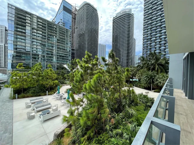 88 SW 7th St # 711, Miami FL 33130