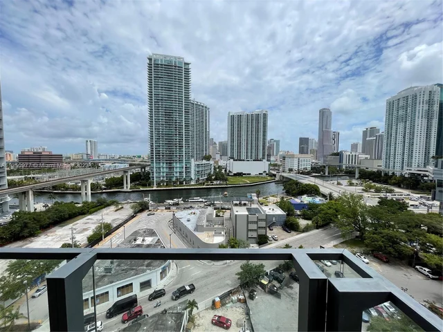 88 SW 7th St # 711, Miami FL 33130