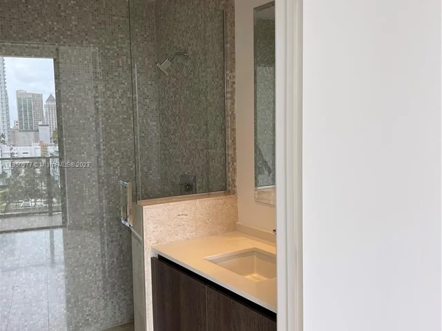 88 SW 7th St # 711, Miami FL 33130