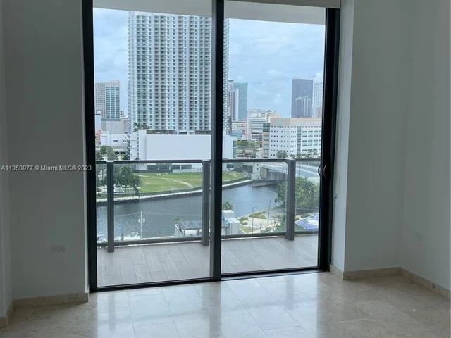 88 SW 7th St # 711, Miami FL 33130