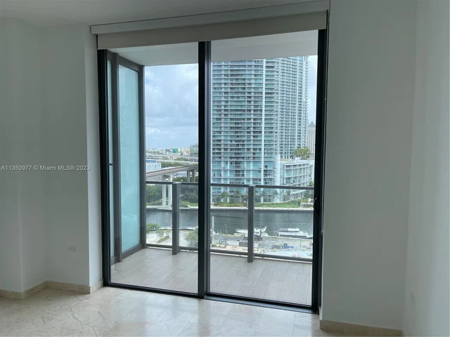 88 SW 7th St # 711, Miami FL 33130