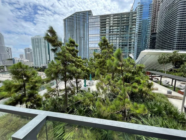 88 SW 7th St # 711, Miami FL 33130