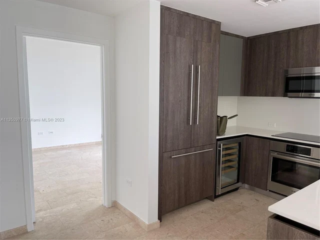 88 SW 7th St # 711, Miami FL 33130