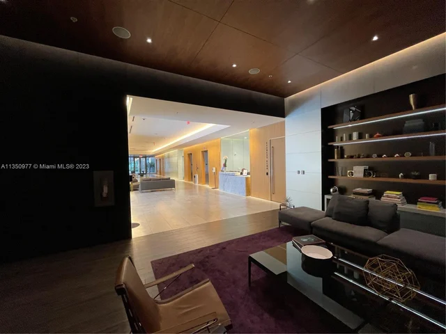 88 SW 7th St # 711, Miami FL 33130