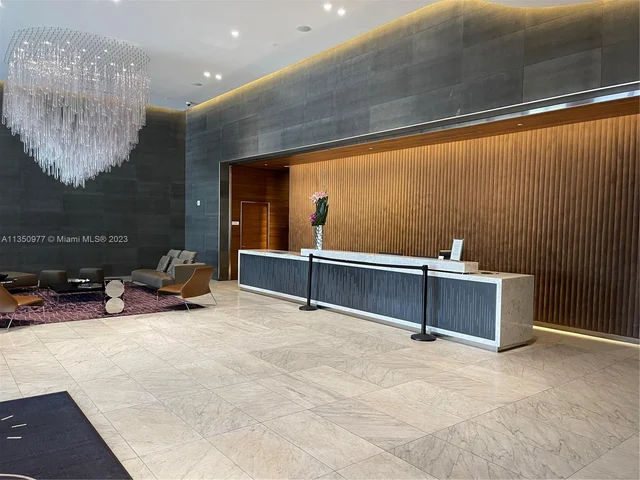 88 SW 7th St # 711, Miami FL 33130