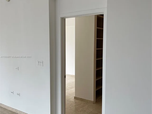 88 SW 7th St # 711, Miami FL 33130