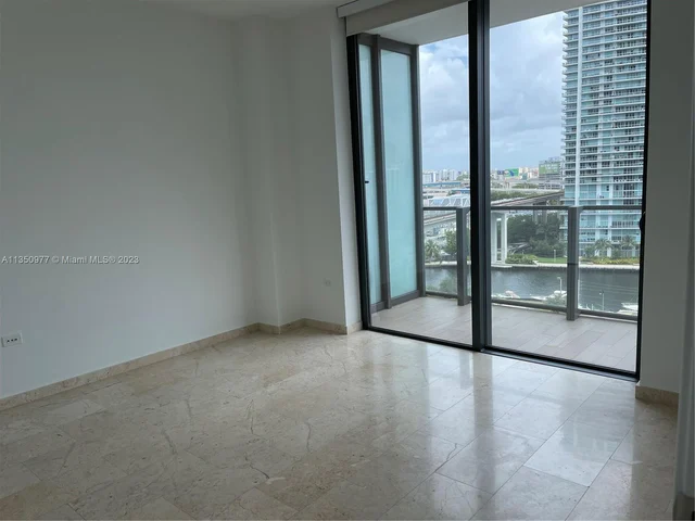 88 SW 7th St # 711, Miami FL 33130