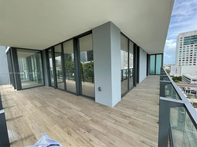 88 SW 7th St # 711, Miami FL 33130