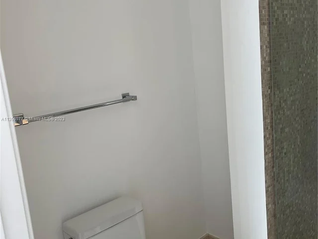 88 SW 7th St # 711, Miami FL 33130