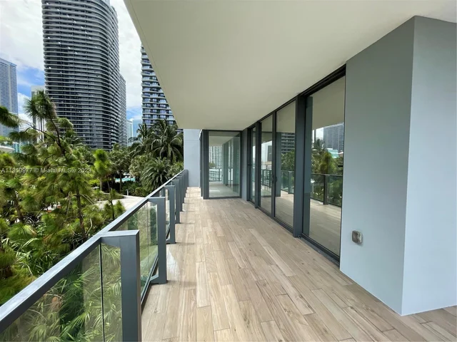 88 SW 7th St # 711, Miami FL 33130