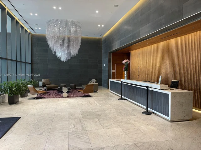 88 SW 7th St # 711, Miami FL 33130