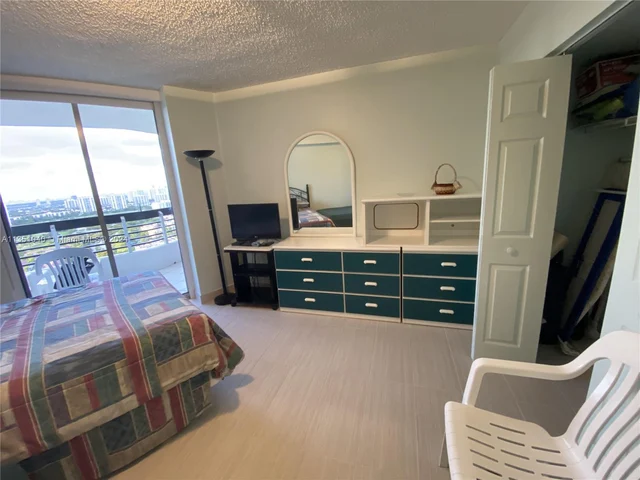 3530 Mystic Pointe Dr, Aventura FL 33180