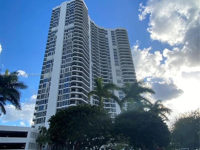 3530 Mystic Pointe Dr, Aventura FL 33180