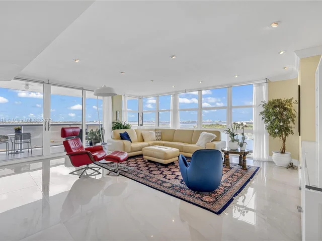 9 Island Ave # 2415, Miami Beach FL 33139