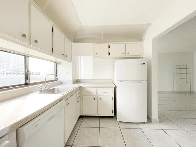 16909 N Bay Rd # 621, Sunny Isles Beach FL 33160