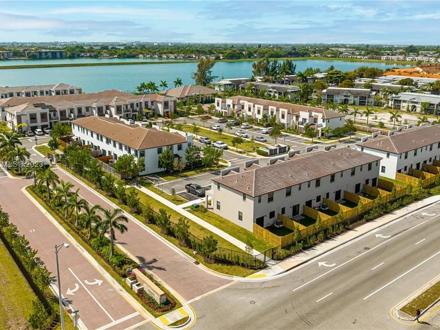 515 NE 208th Ter # 515, Miami FL 33179