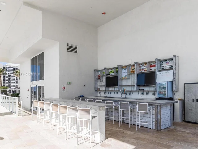 1800 S Ocean Dr # 3801, Hallandale Beach FL 33009