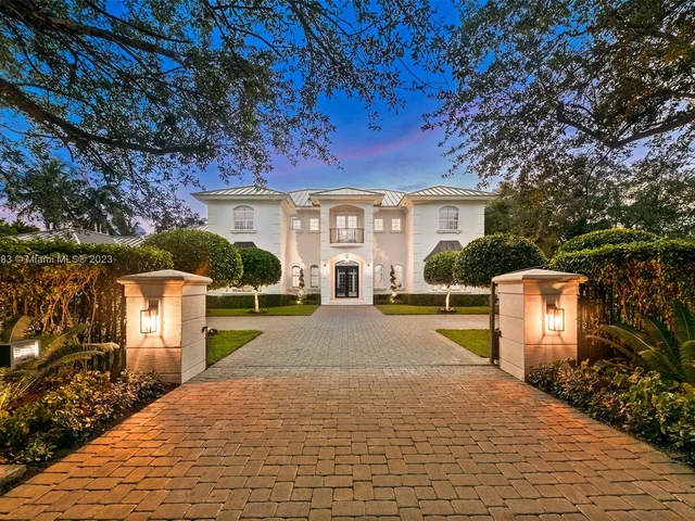 10900 SW 67th Ave, Pinecrest FL 33156