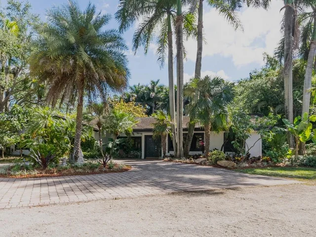 22801 SW 214th Ave, Miami FL 33170
