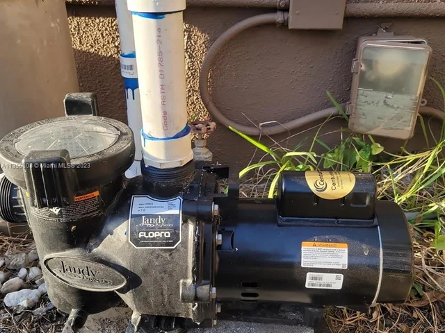 625 W Dayton Cir, Fort Lauderdale FL 33312