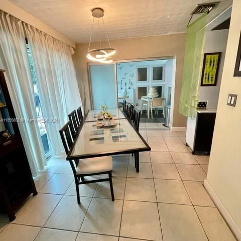 625 W Dayton Cir, Fort Lauderdale FL 33312